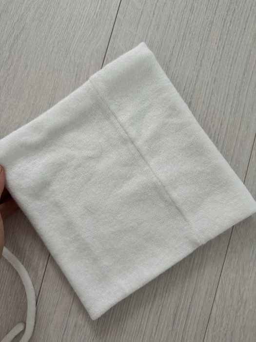 Зимова шапка утеплена на 1 рік. біла, шарф снуд