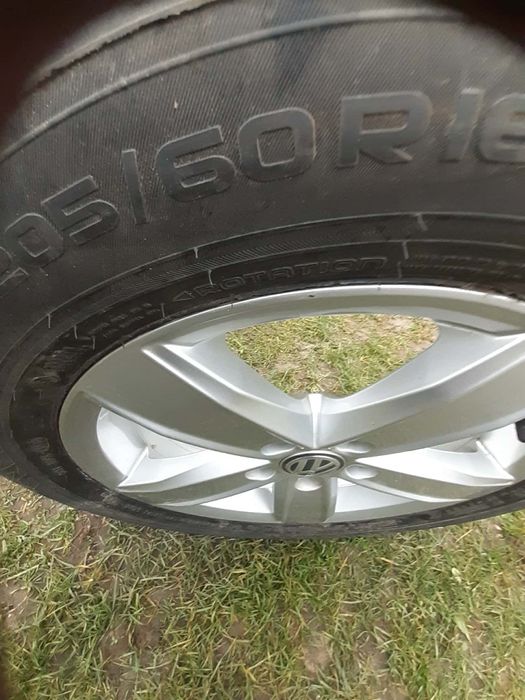 Шини 205/60 R16 Nokian комплект