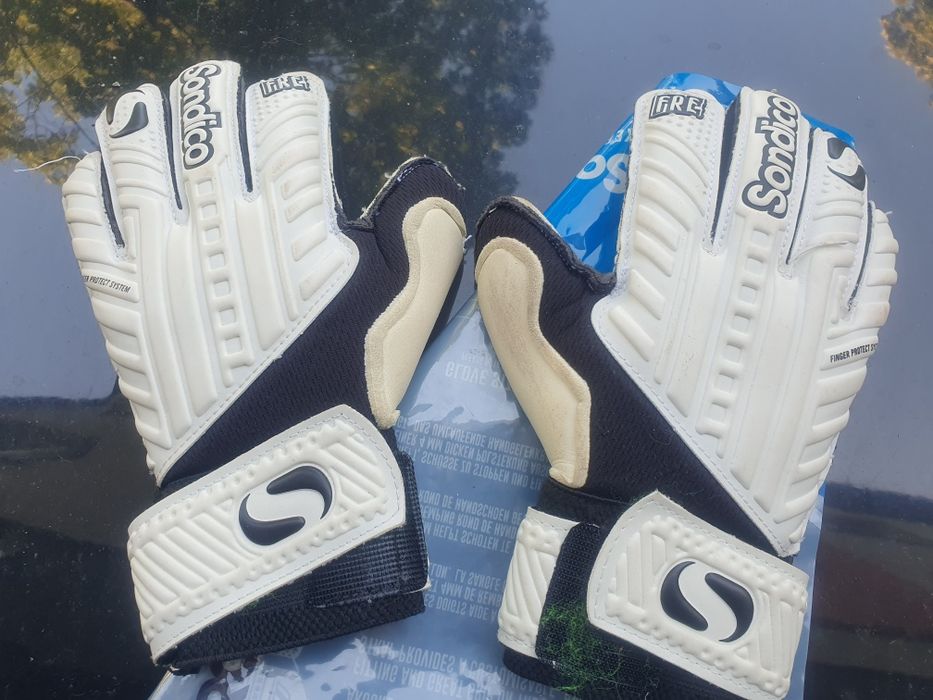Rękawice bramkarskie Sondico AeroSpine rozmiar.5 dla chłopca