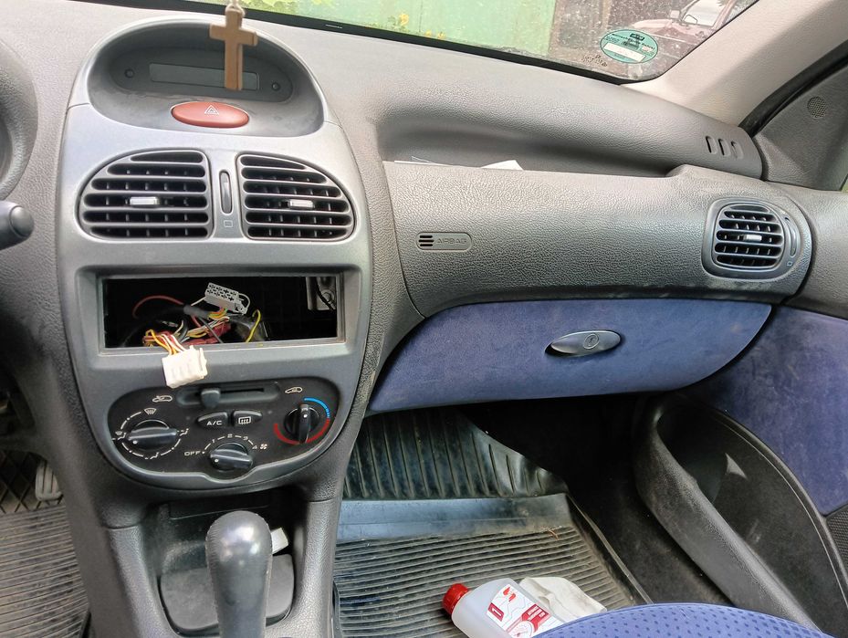 Пежо 206 1,4 бензин По ЗАПЧАСТЯМ