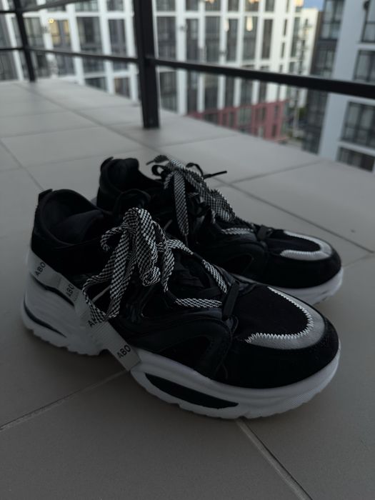 Чоловічі кросівки чорні