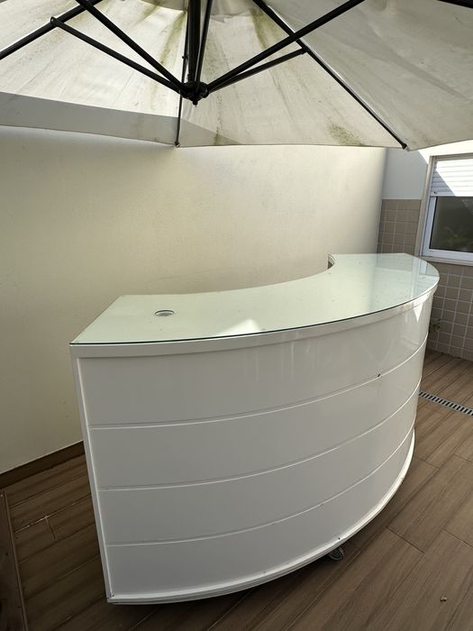 Balcão lacado redondo de recepcão de loja