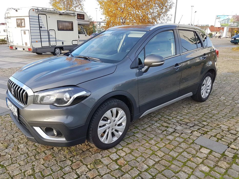 Suzuki SX4 S-Cross PREMIUM z wyposażeniem dodatkowym