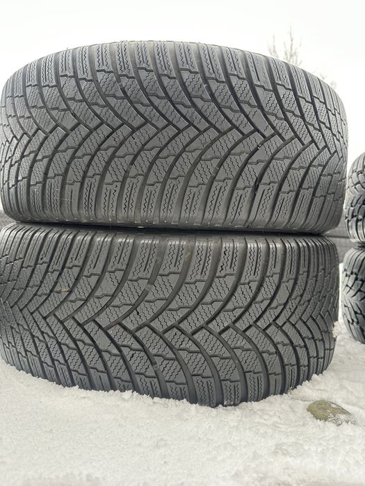 235/45/18 Firestone Winter Hawk 4