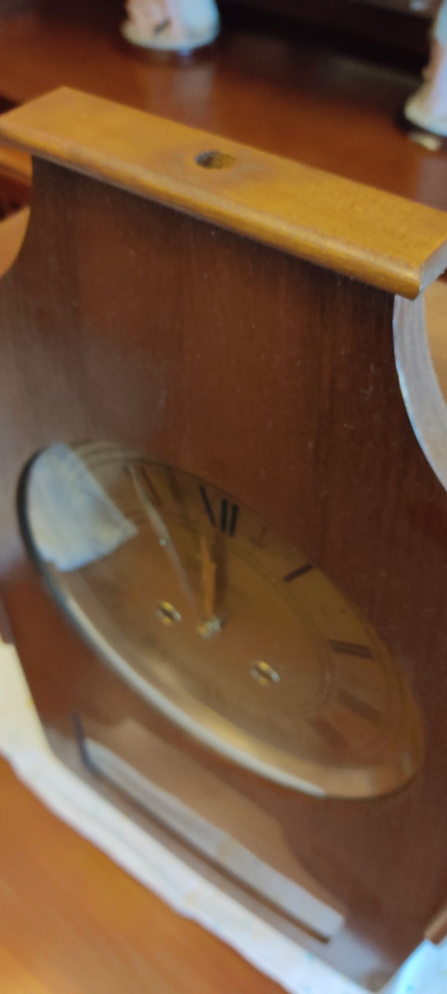 Relógio de parede com pêndulo marca Reguladora