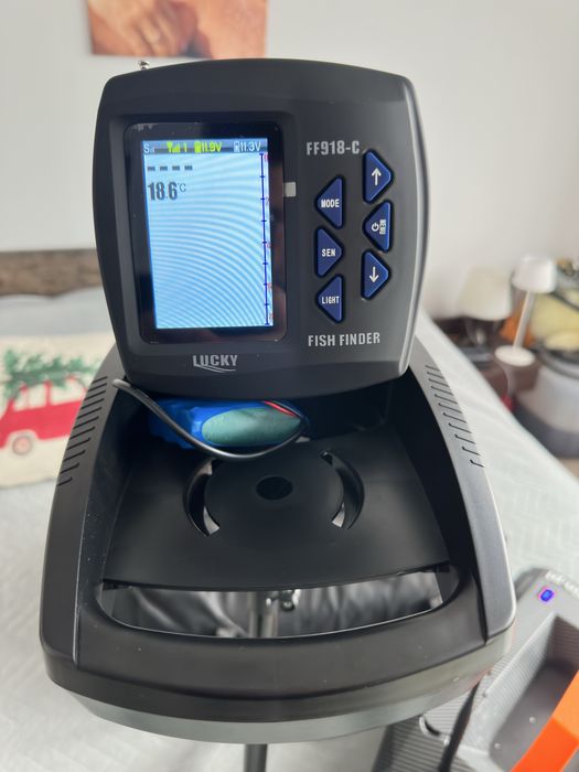 Łódka Manouweel Assassin GPS + Echosonda Lucky FF918C