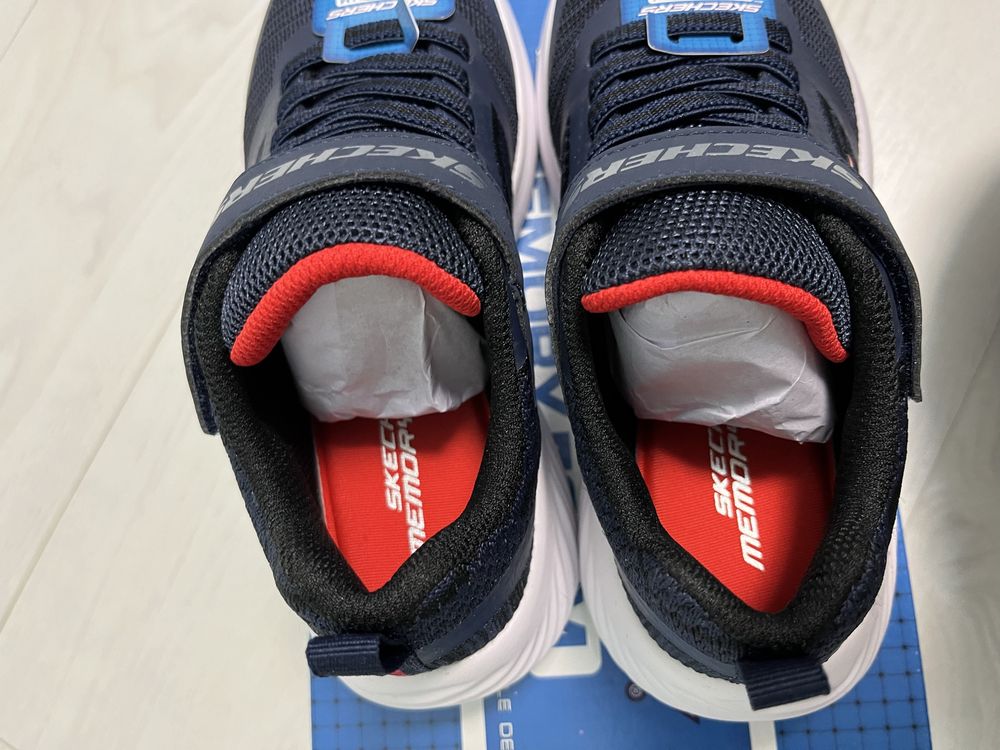 Кроссовки Skechers memory foam