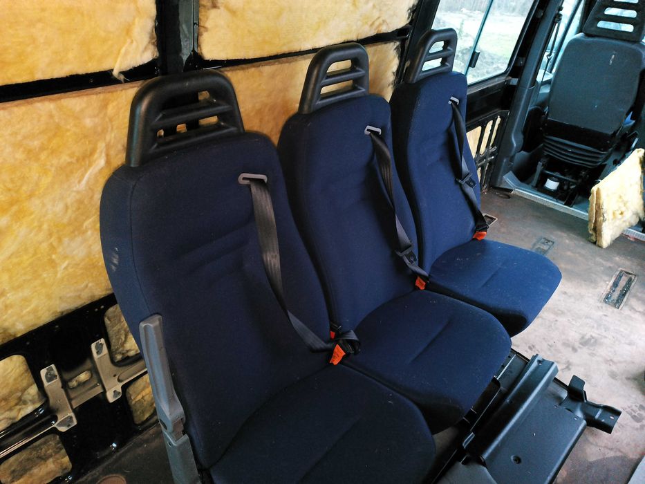 drugi rząd siedzeń 3 szt razem ława 3 siedzenia iveco daily 2008