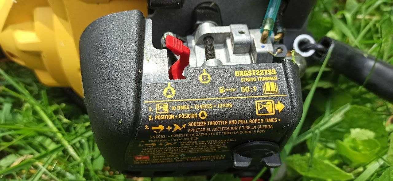 Коса бензиновая мотокоса триммер Dewalt DXGST227SS