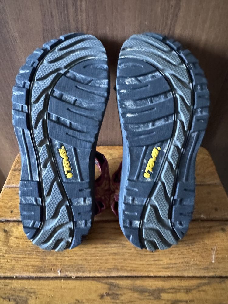 Сандалі Teva 34р.