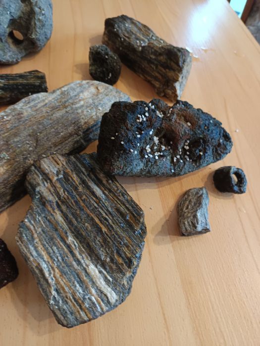 Skałki i kamienie do akwarium