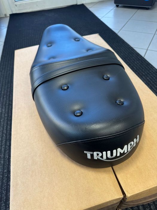Kanapa Triumph Bonneville T100 T120 siedzenie.