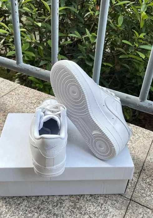 Buty meskie Nike Air Force 1 Low White R.45