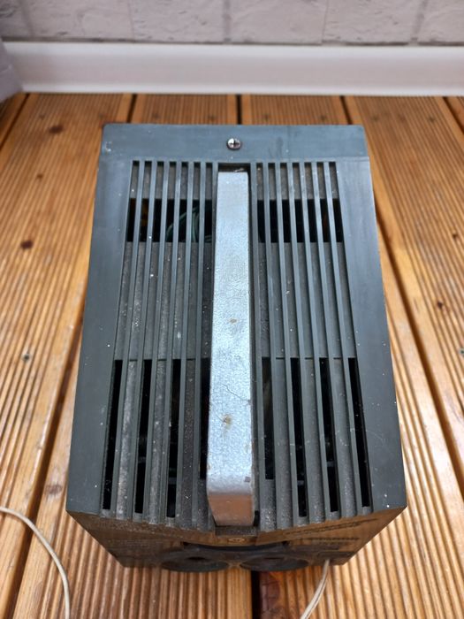 Prostownik z czasów prl