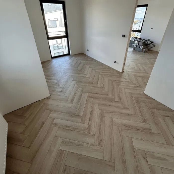 Malowanie, szpachlowanie, panele, drzwi, wykończenie wnętrz, remonty