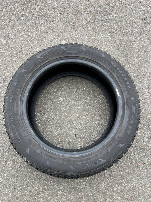 Шини зима 215 55 r17 Goodyear