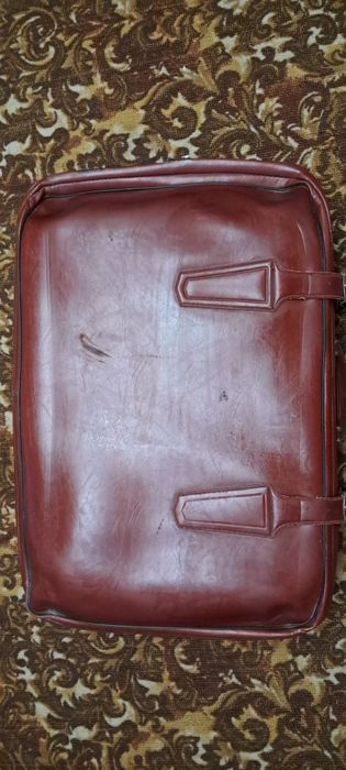 Ретро валізи для створення інтер'єрів...