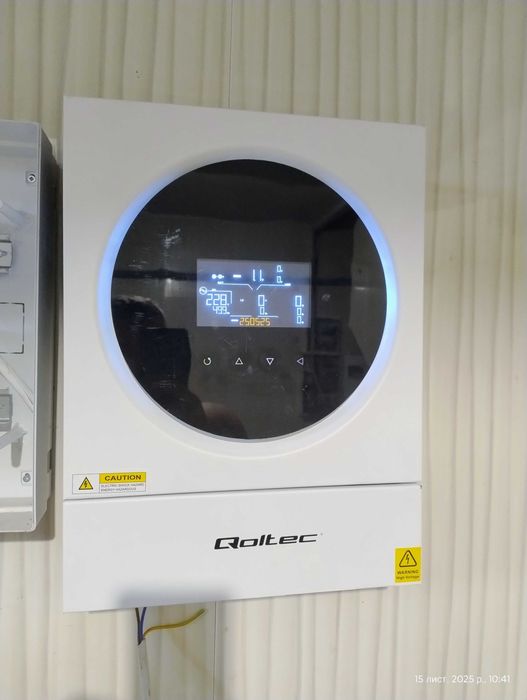 Гібридний інвертор 4000 Вт Qoltec 53874