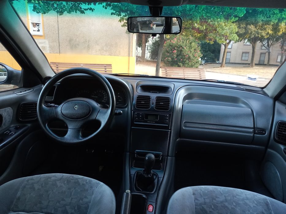Renault laguna 1.8 i full estras AC