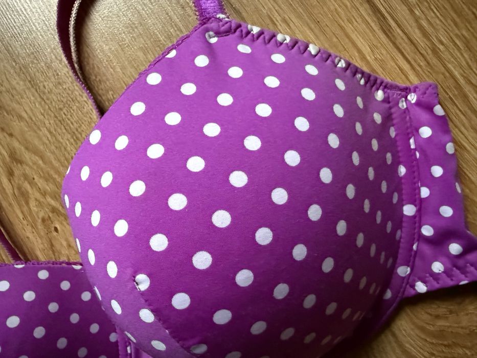 Bezszwowa miseczka 95DD/E biustonosz