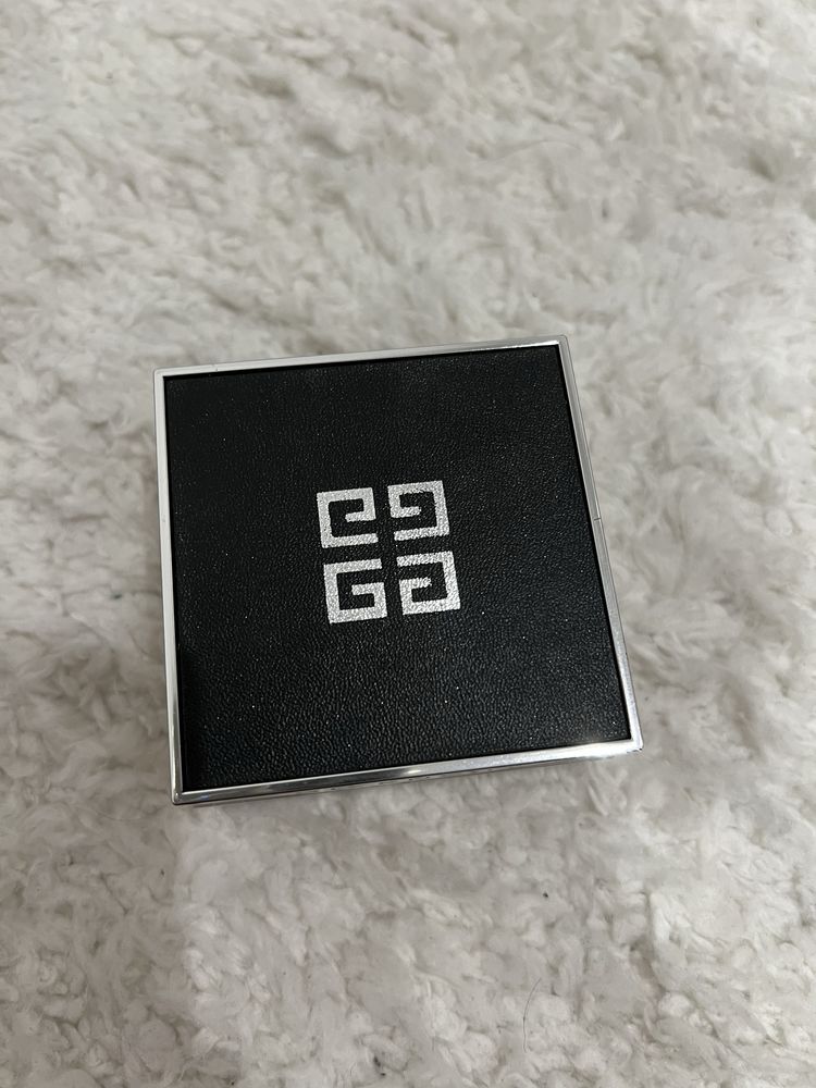 Пудра Givenchy Prisme Libre