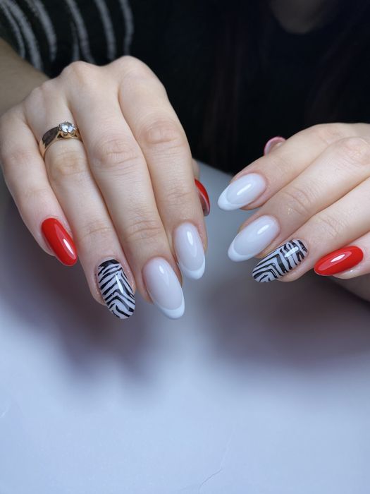 Нарощення нігтів 850