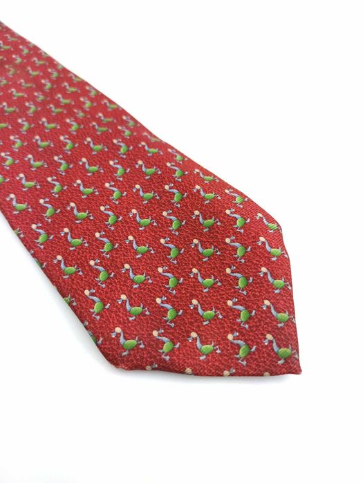 Bvlgari czerwony jedwabny krawat 7 fold n69