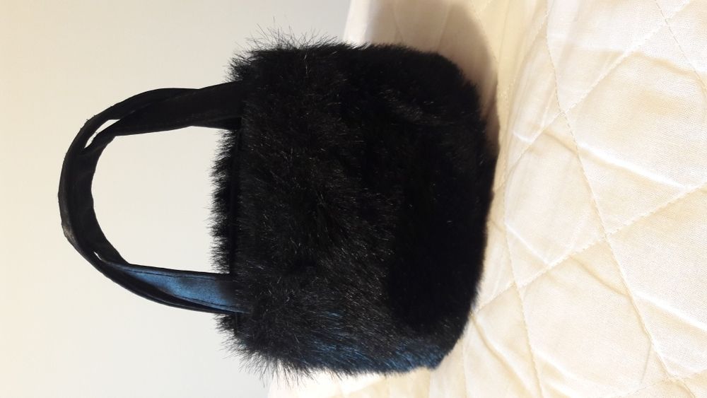 Mala cerimónia em pelo C&A