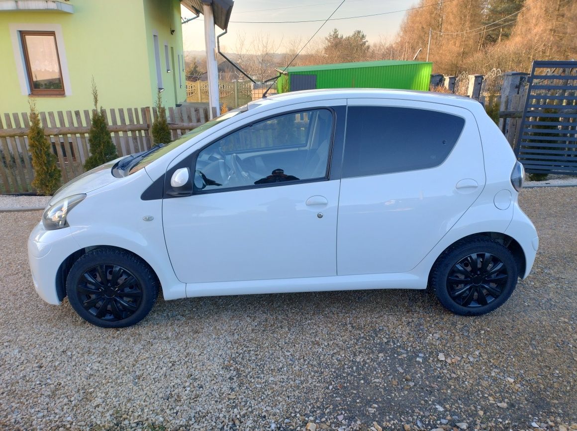 Toyota Aygo LIFT 12.2012 1.0 68KM Klima Ledy 5 drzwi Oryginał