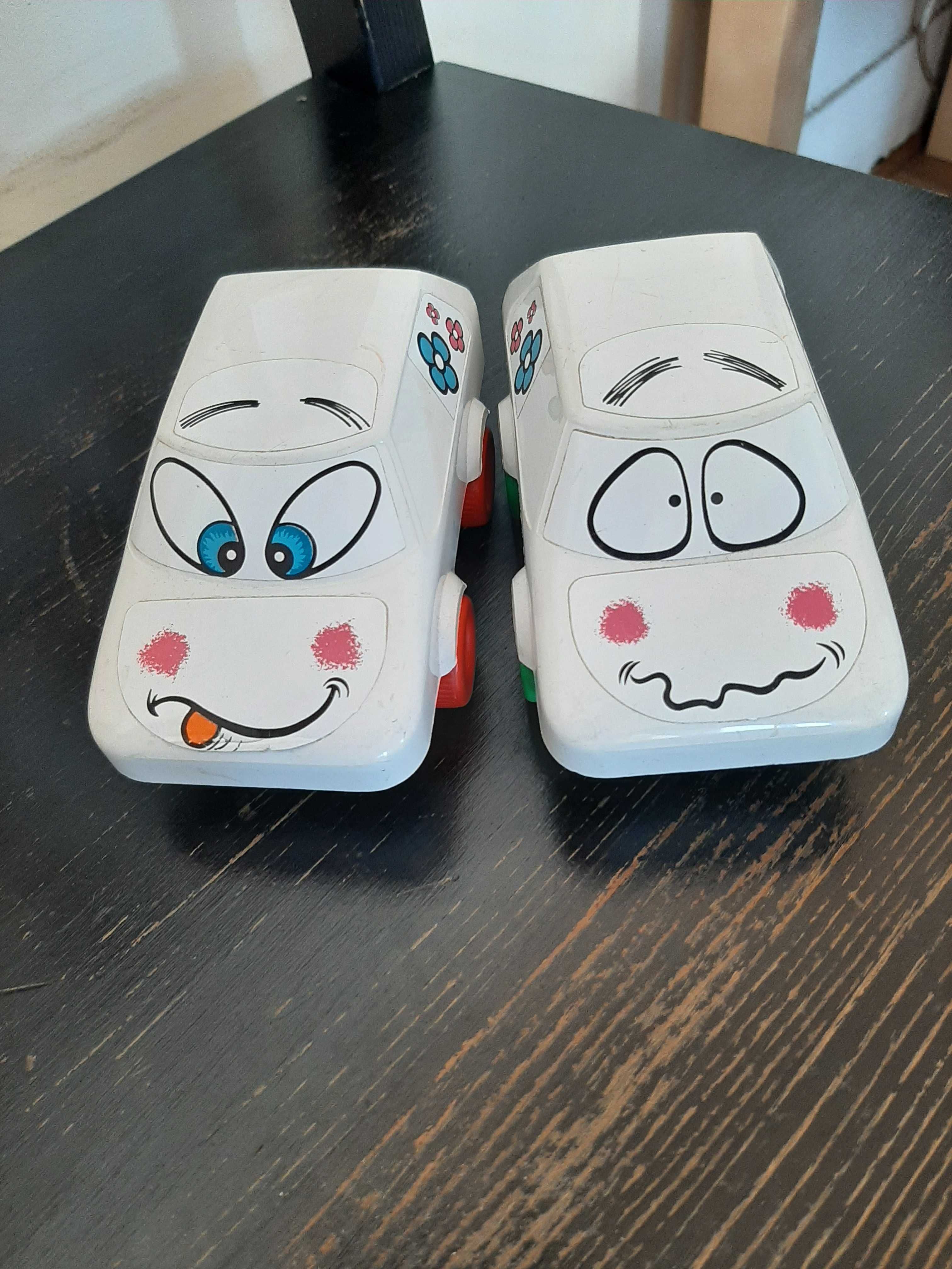 2 carros miniatura Patareco e Traquinas