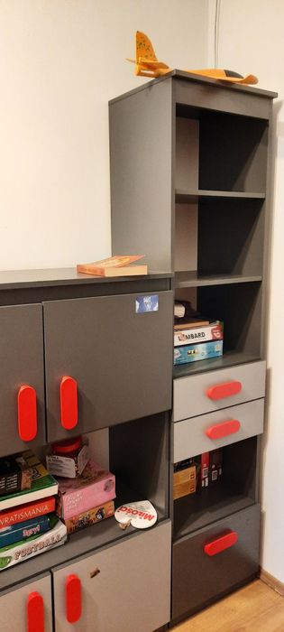 Zestaw mebli dziecięcych/ młodzieżowych