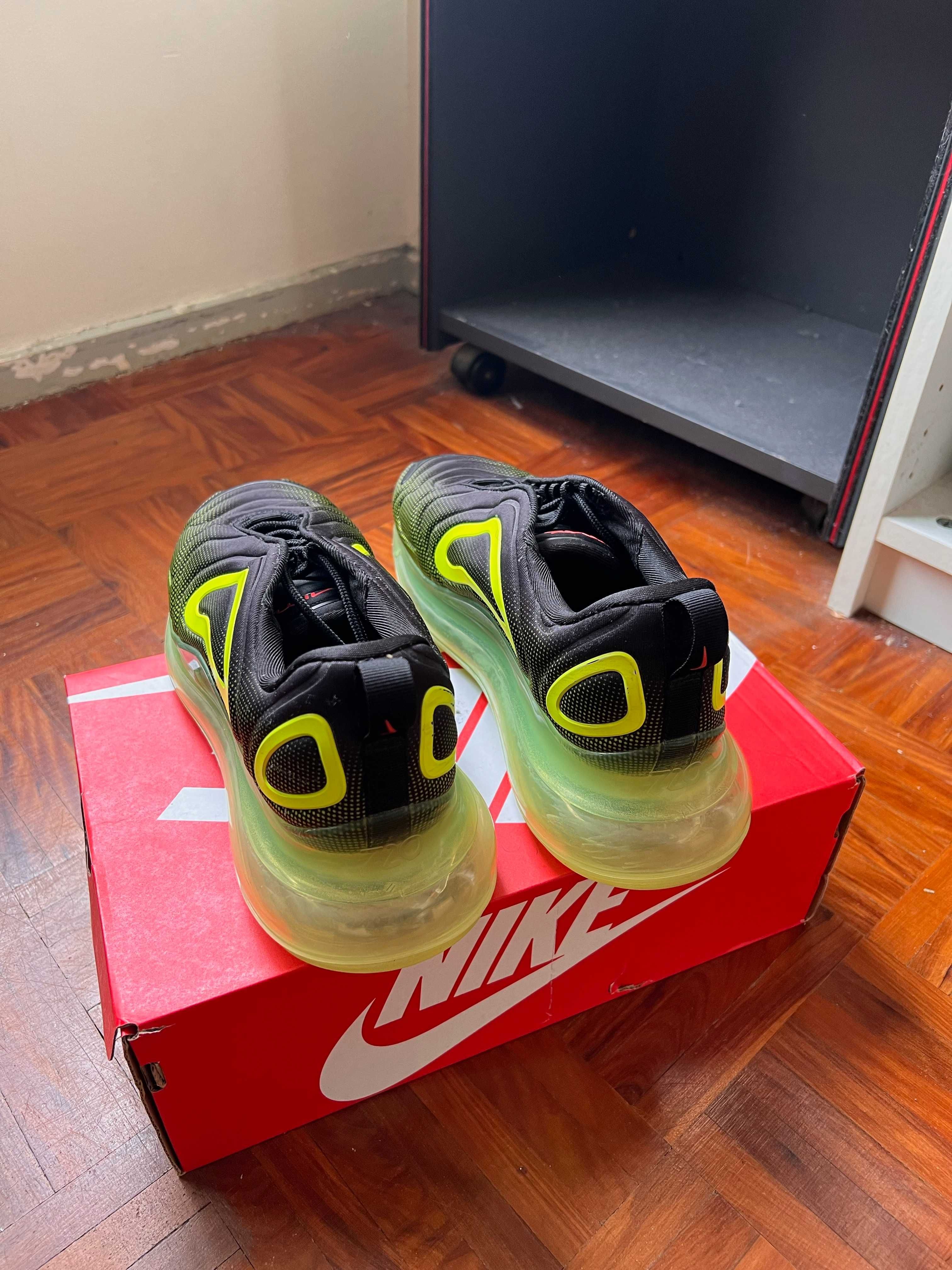 Nike Air-Max preto e verde