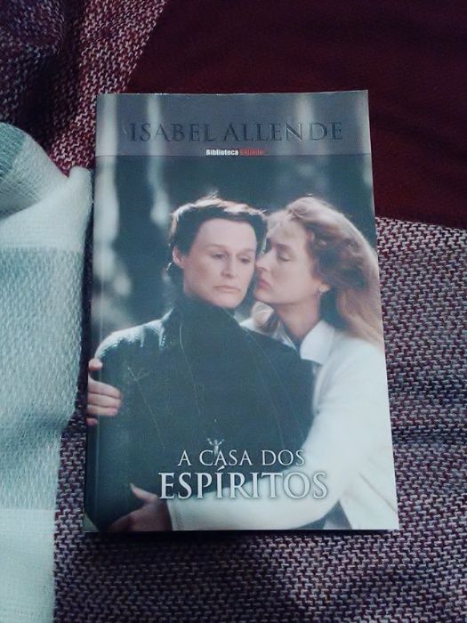 Livro "A casa dos espíritos" de Isabel Allende