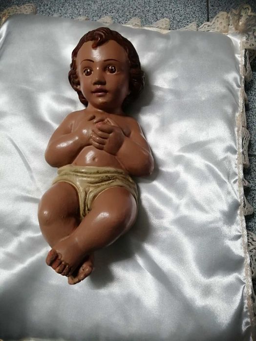 Menino jesus, com almofada cetim