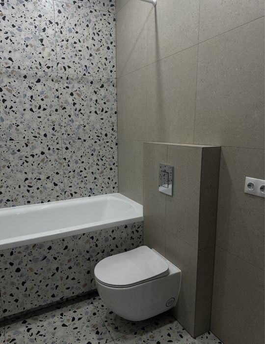 Таун з ремонтом в оточені сосен та швидким виїздом до Києва, 1,5 сотки