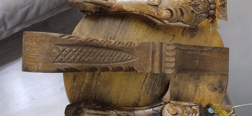 Stare nogi, elementy sofy komody szafy