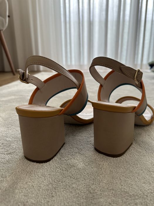 Sandálias Lion of Porches, tamanho 37 (como NOVAS)