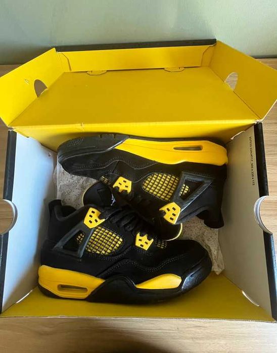 Buty sportowe Nike_Air_Jordan_4_Retro_Thunder_Rozmiar 44