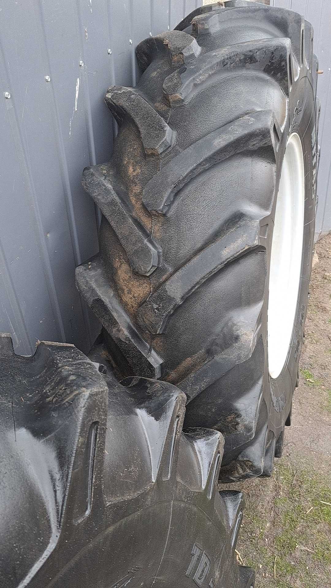 Koła 280/85R24 Barkley i 16.9 28 Mitas Zetor Proxima RADIAL