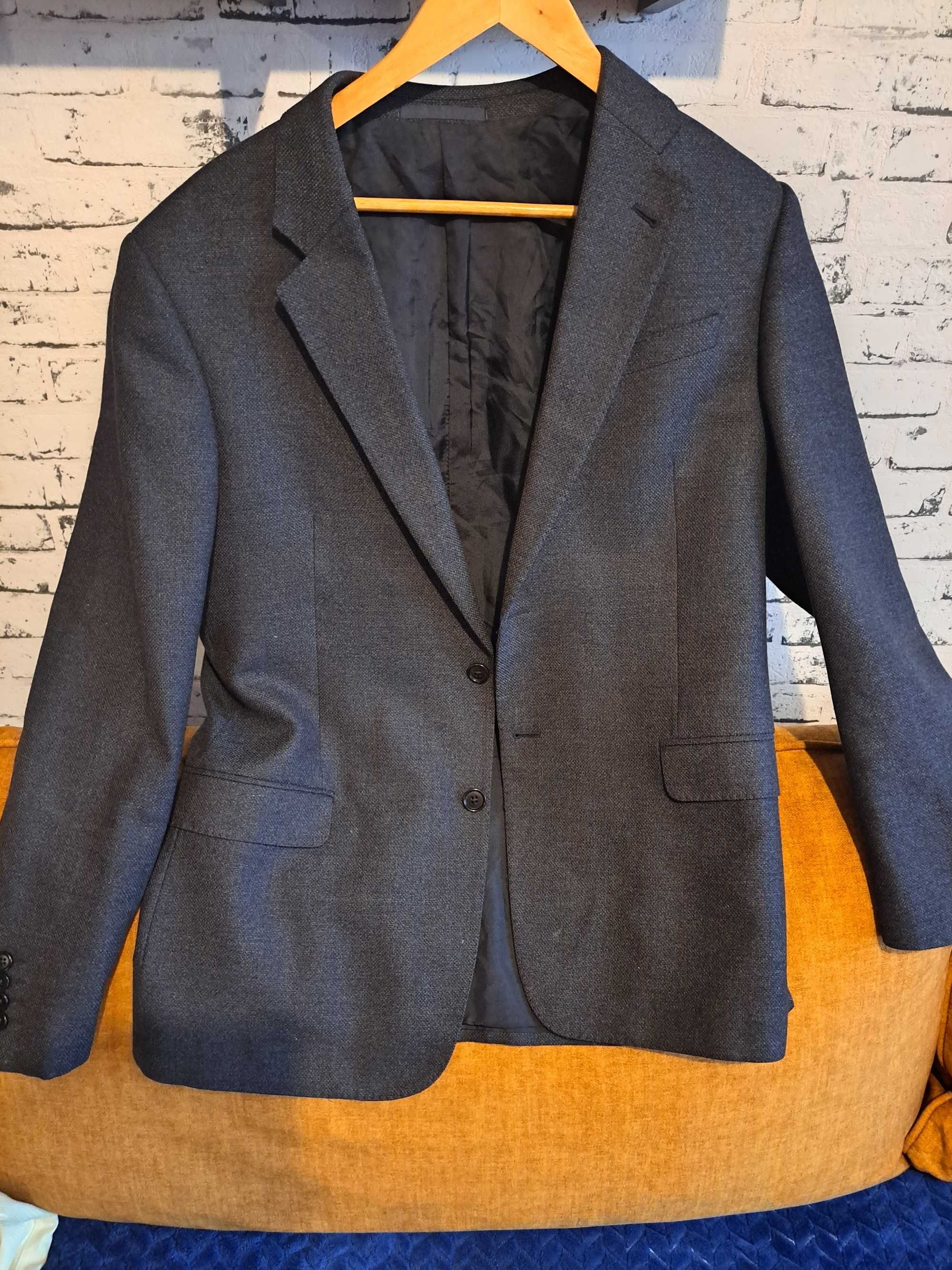 Elegancka marynarka męska ARMANI COLLEZIONI . Rozmiar 52.