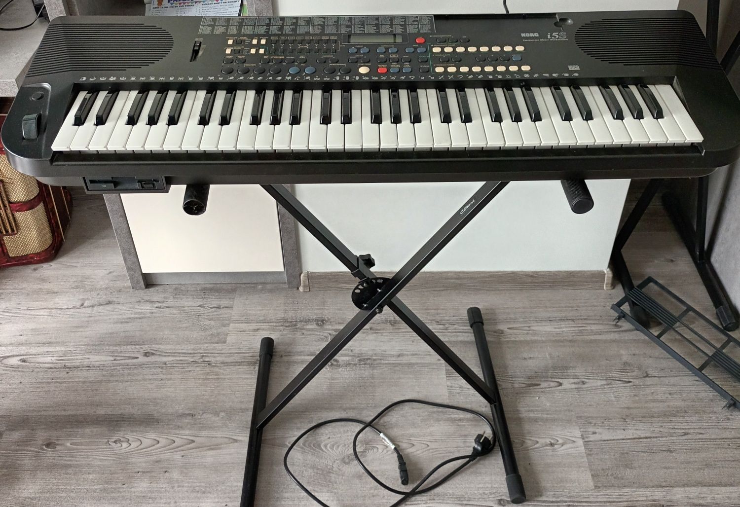 Keyboard KORG i5S