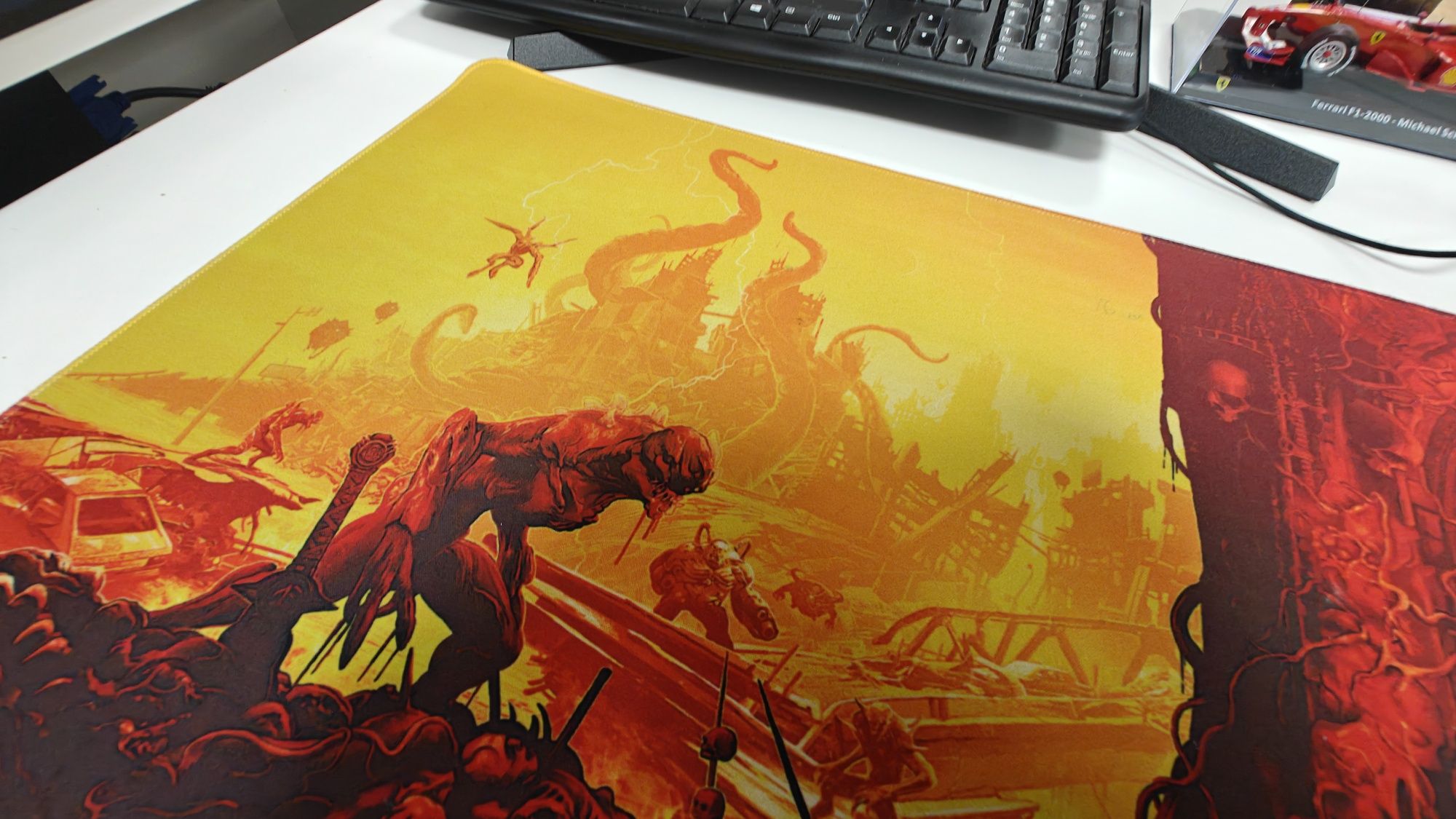 Podkładka pod mysz DOOM Eternal - duży format 40x80cm, świetny stan!