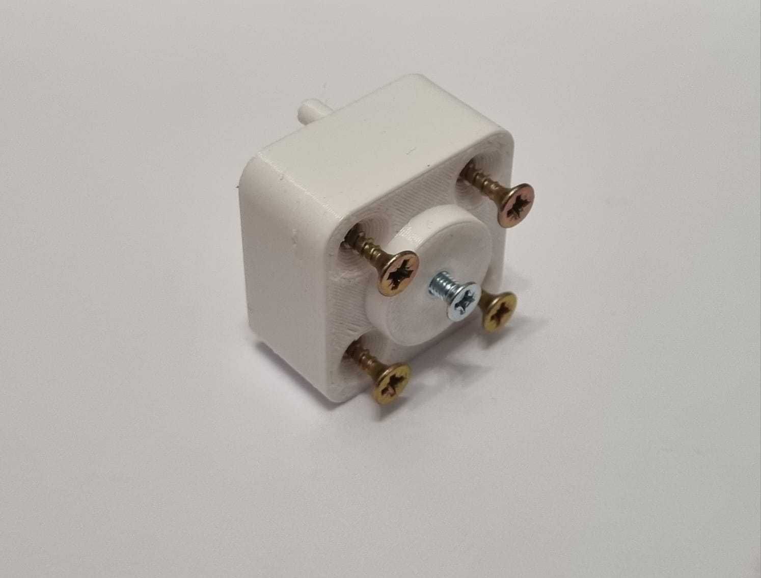 Adapter do szaf modułowych. 4 sztuki.