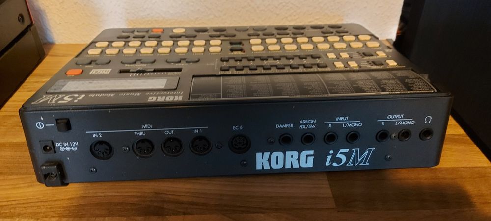 Korg i5M + Boss DR770