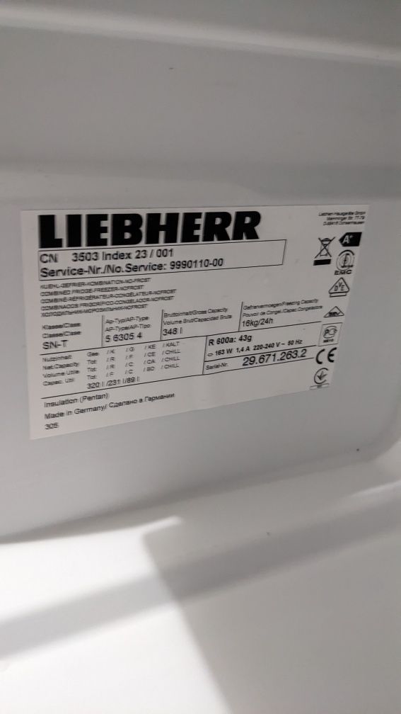 Холодильник Liebherr. CUN3533