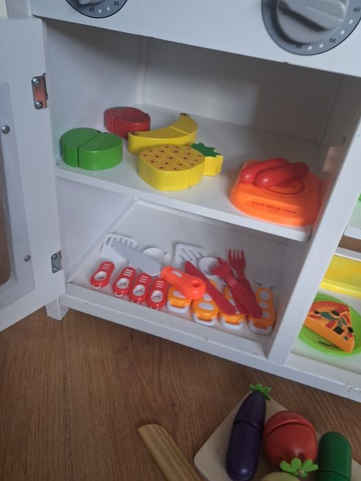 Kuchnia dla dzieci plus mikrofalówka i dużo akcesoriów