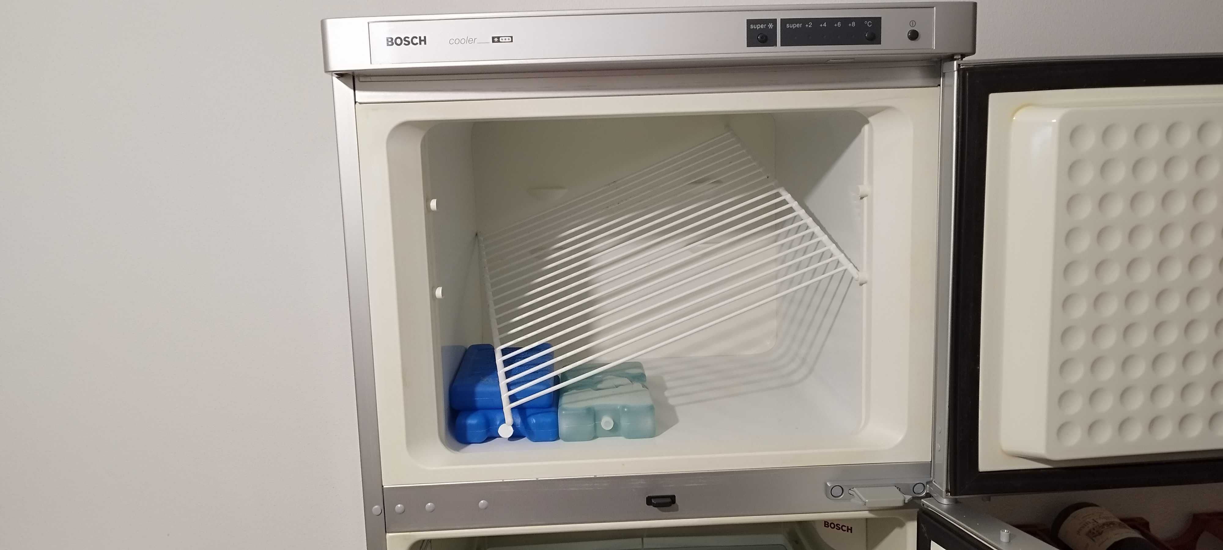 Frigorifico BOSCH Cooler / congelador