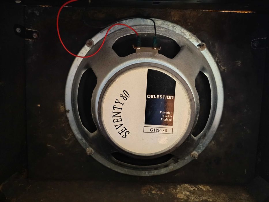 Harley Benton HB80r p/recuperar c/Celestion Seventy 80 12" bom