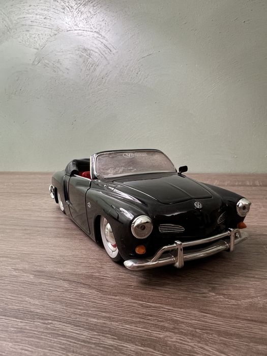 Модель JADA 1:24 VOLKSWAGEN karmann
