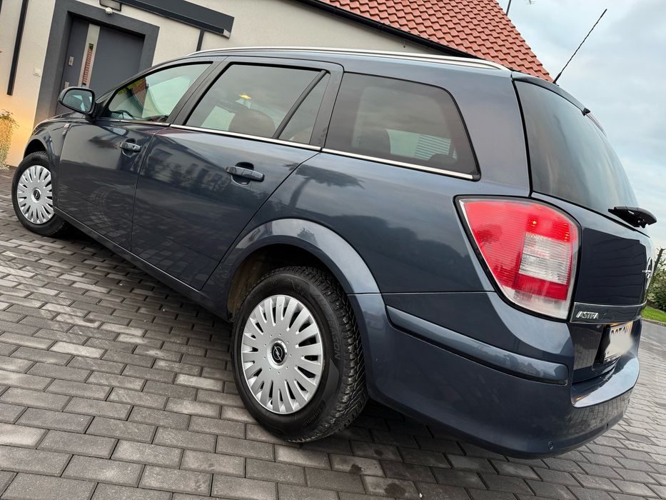 OPEL ASTRA 1.7 CDTi 110KM !!KLIMA ,Grzane Fotele ,LIFT !!Piekna 2010r!